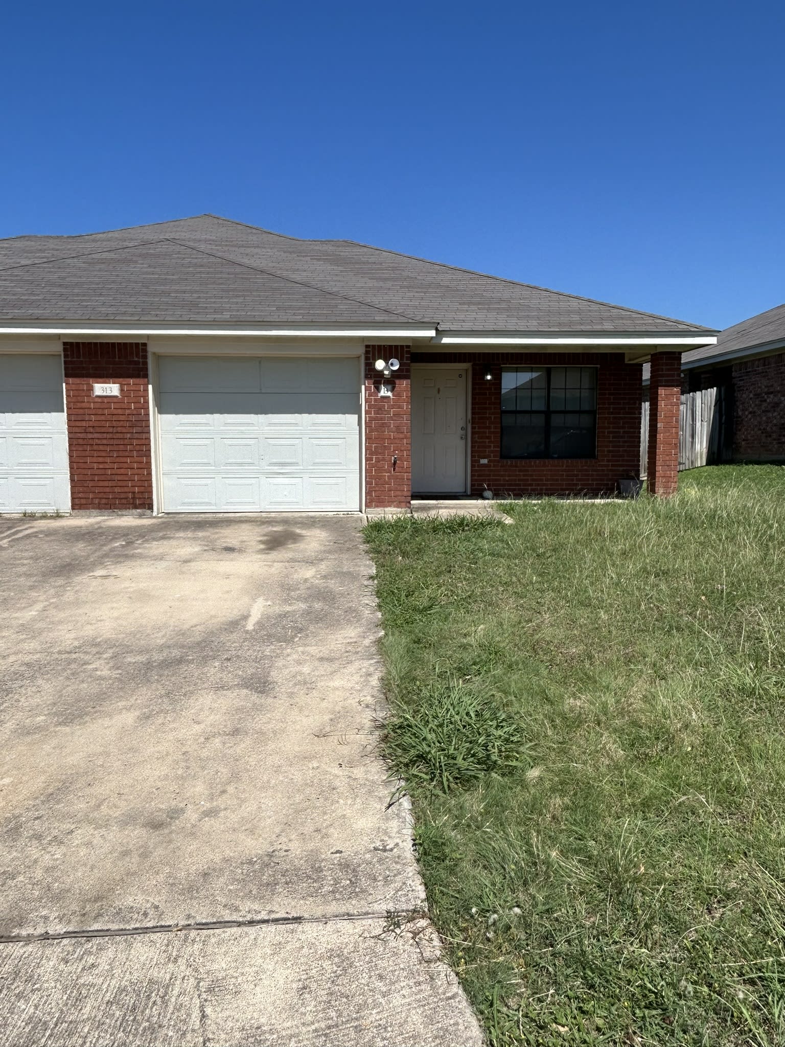 313 Cedar Ridge Dr Unit B – photo 1
