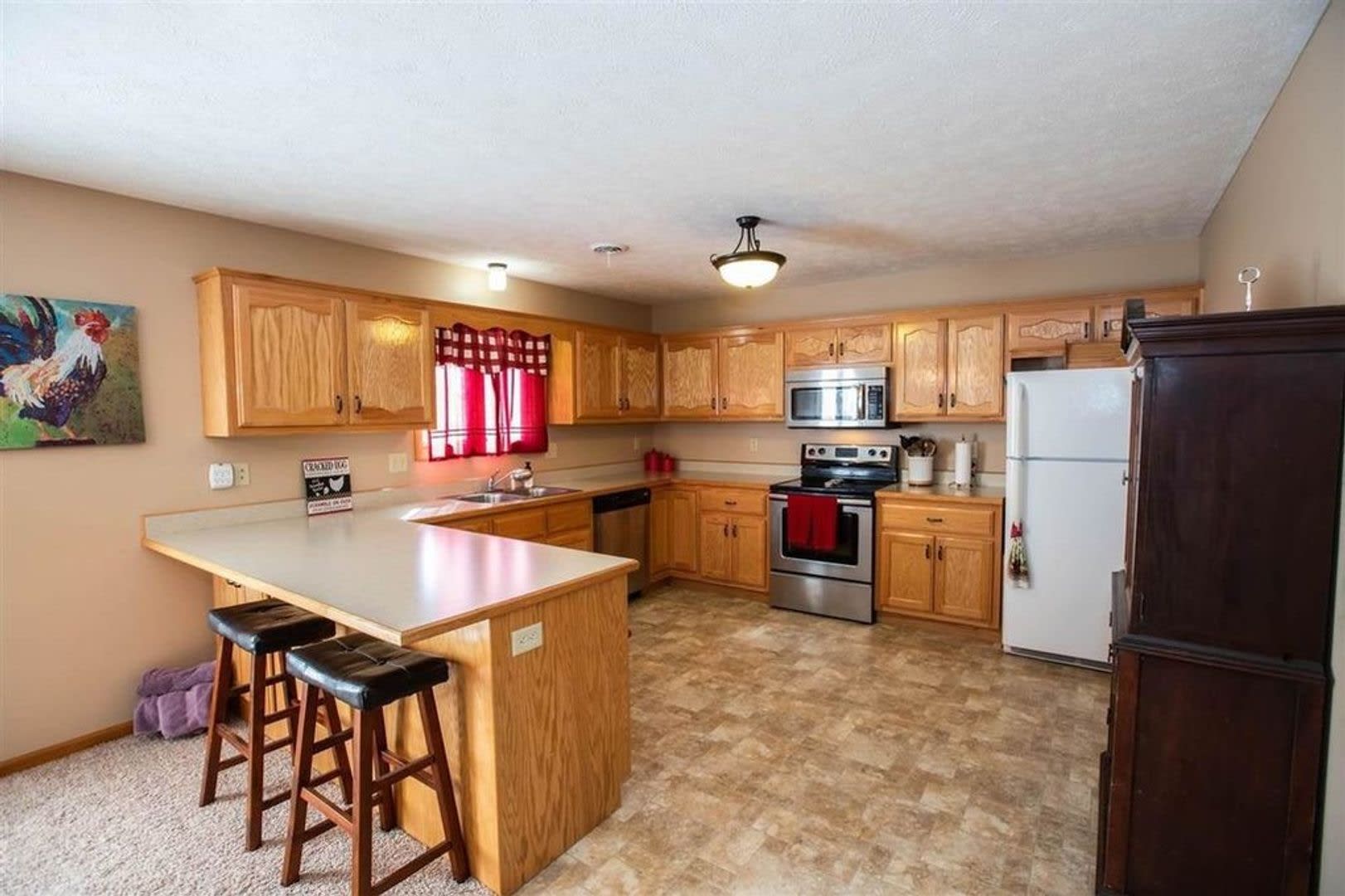 MINUTES FROM OGDEN GATE! LARGE BACKYARD! – photo 5