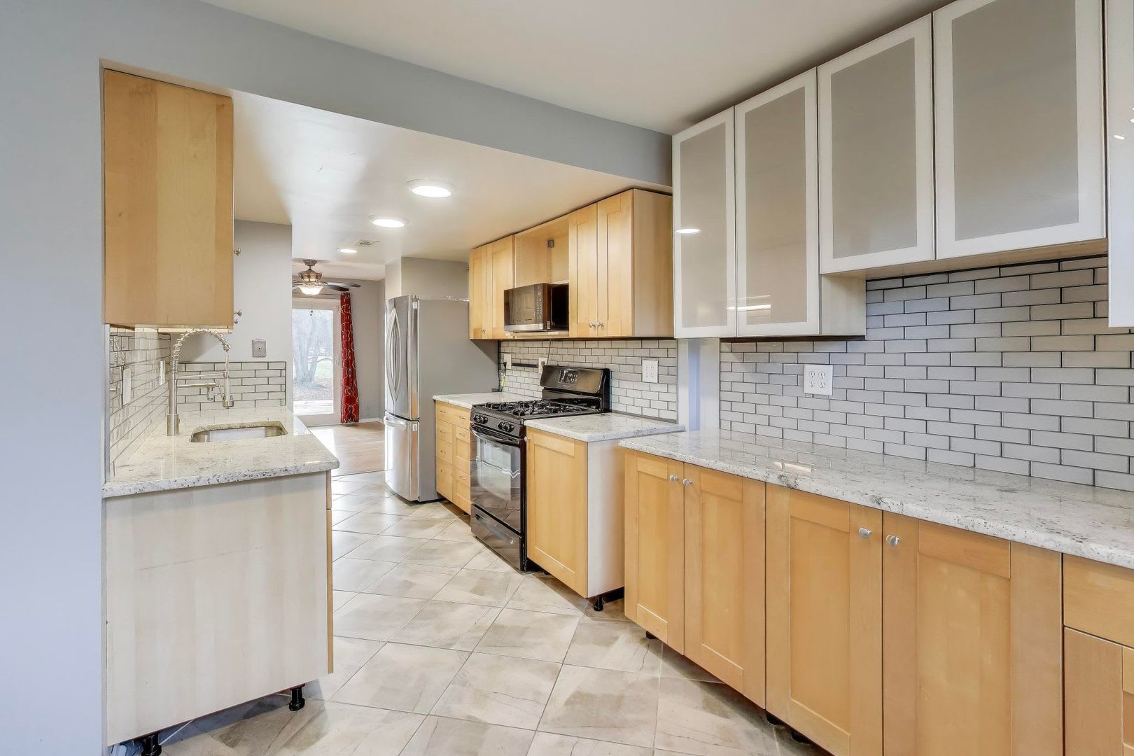 Nicely Remodeled 3 bed / 3.5 BATH's – photo 3