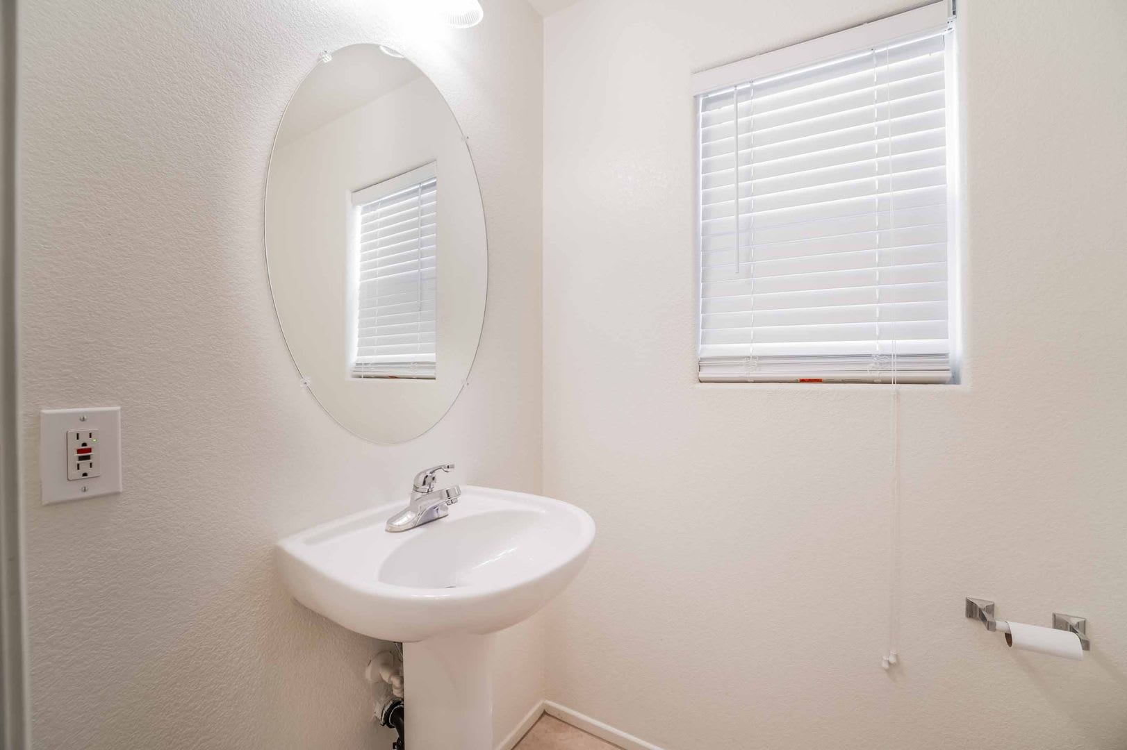 Stylish Cul-de-Sac Home with Main-Level Primary Suite & Versatile Loft! – photo 4