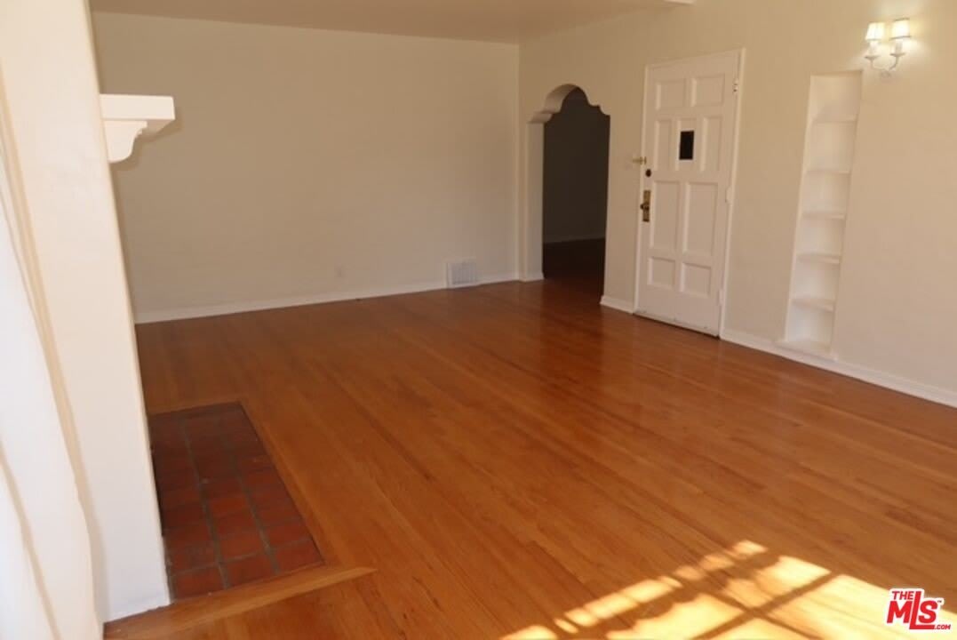 1104 N Maryland Ave – photo 3