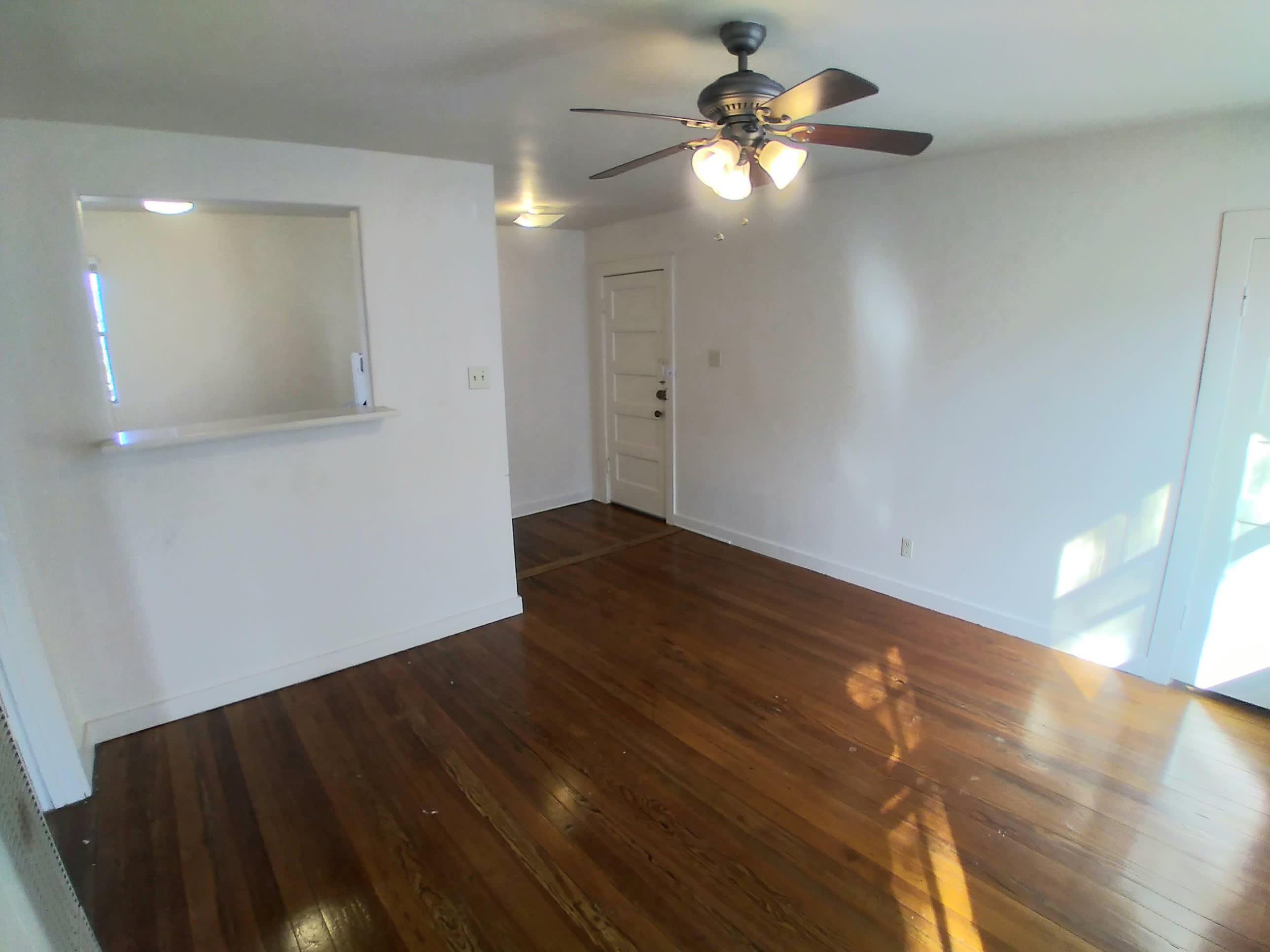215 West Magnolia Avenue Apt 3 – photo 3