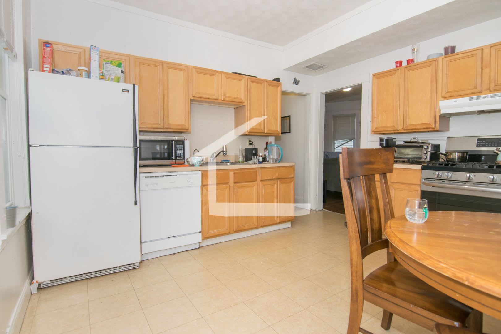 Huge 4 bed 2 bath near BU and the Green Line. – photo 4