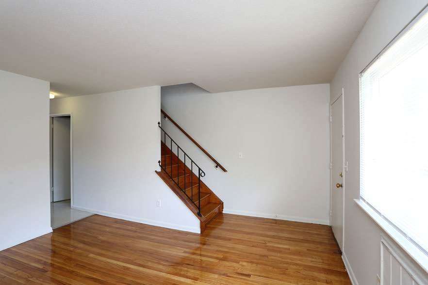 Summer Hill Apartments – photo 3