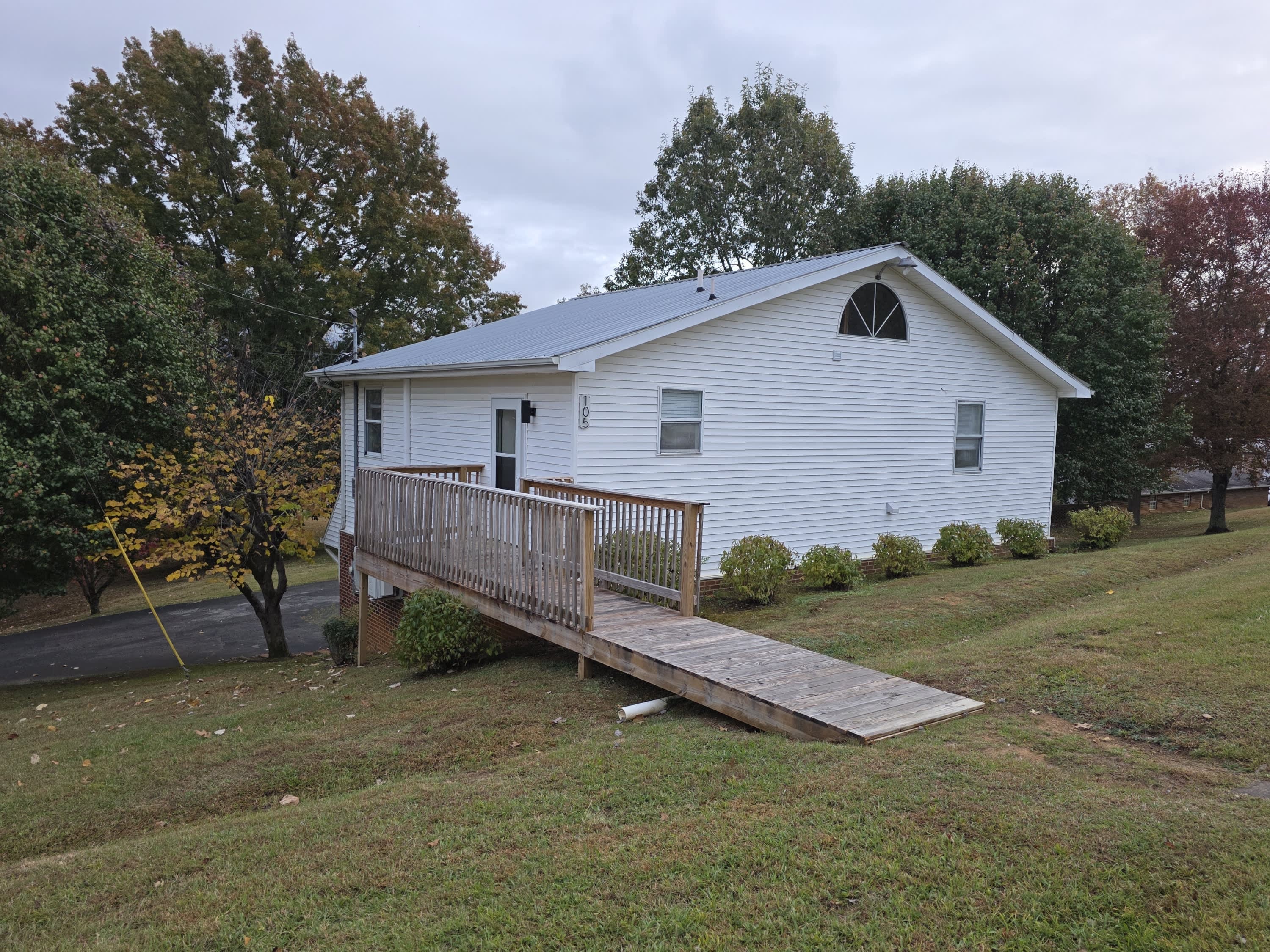 105 Becky Drive – photo 2