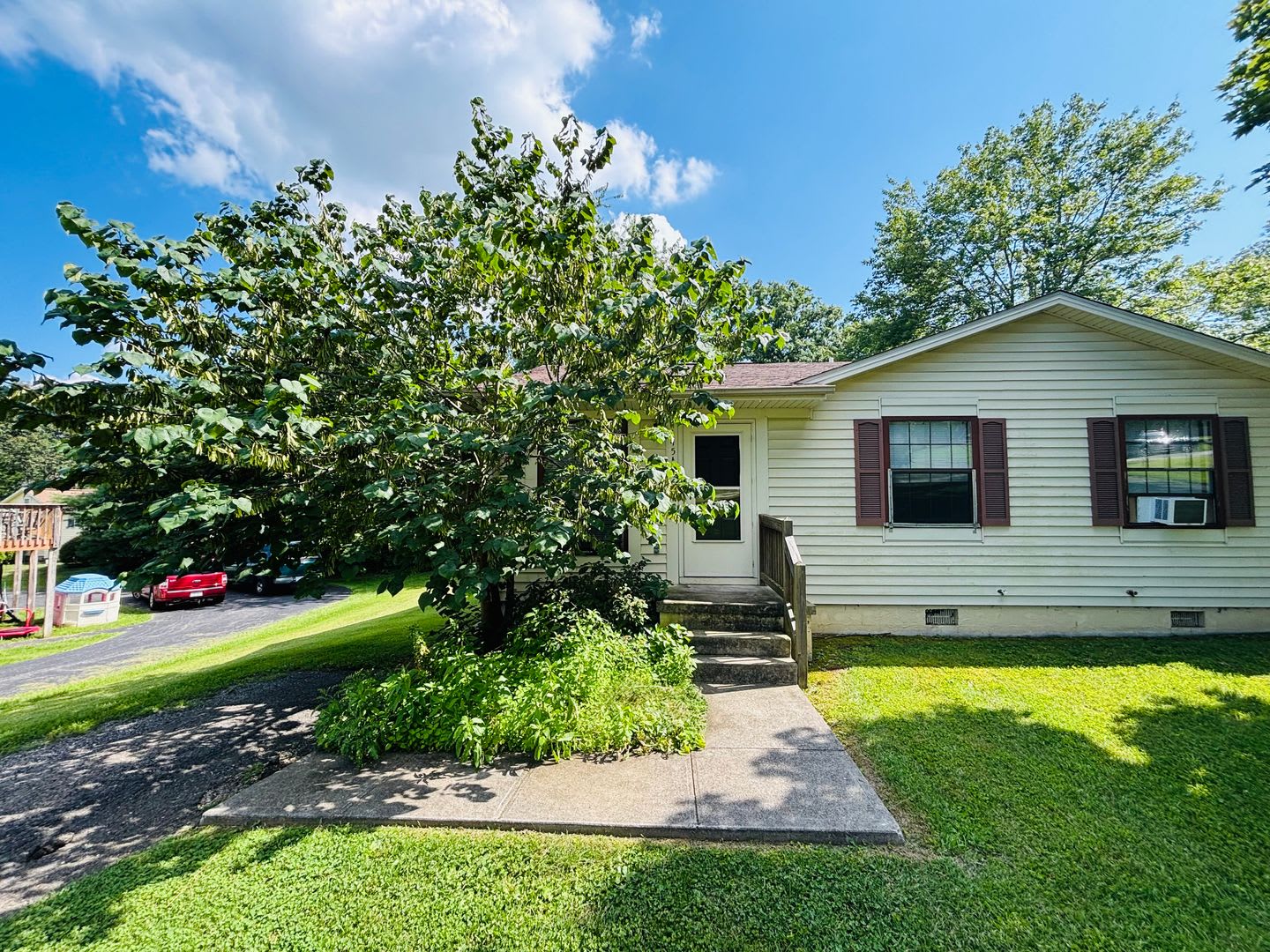2 Bedroom 1 Bath Duplex – photo 2