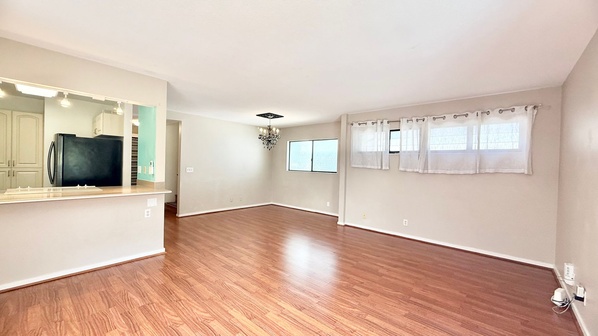 3br/2.5ba with garage, yard, solar panels in Aiea Heights! Pets Negotiable! – photo 2