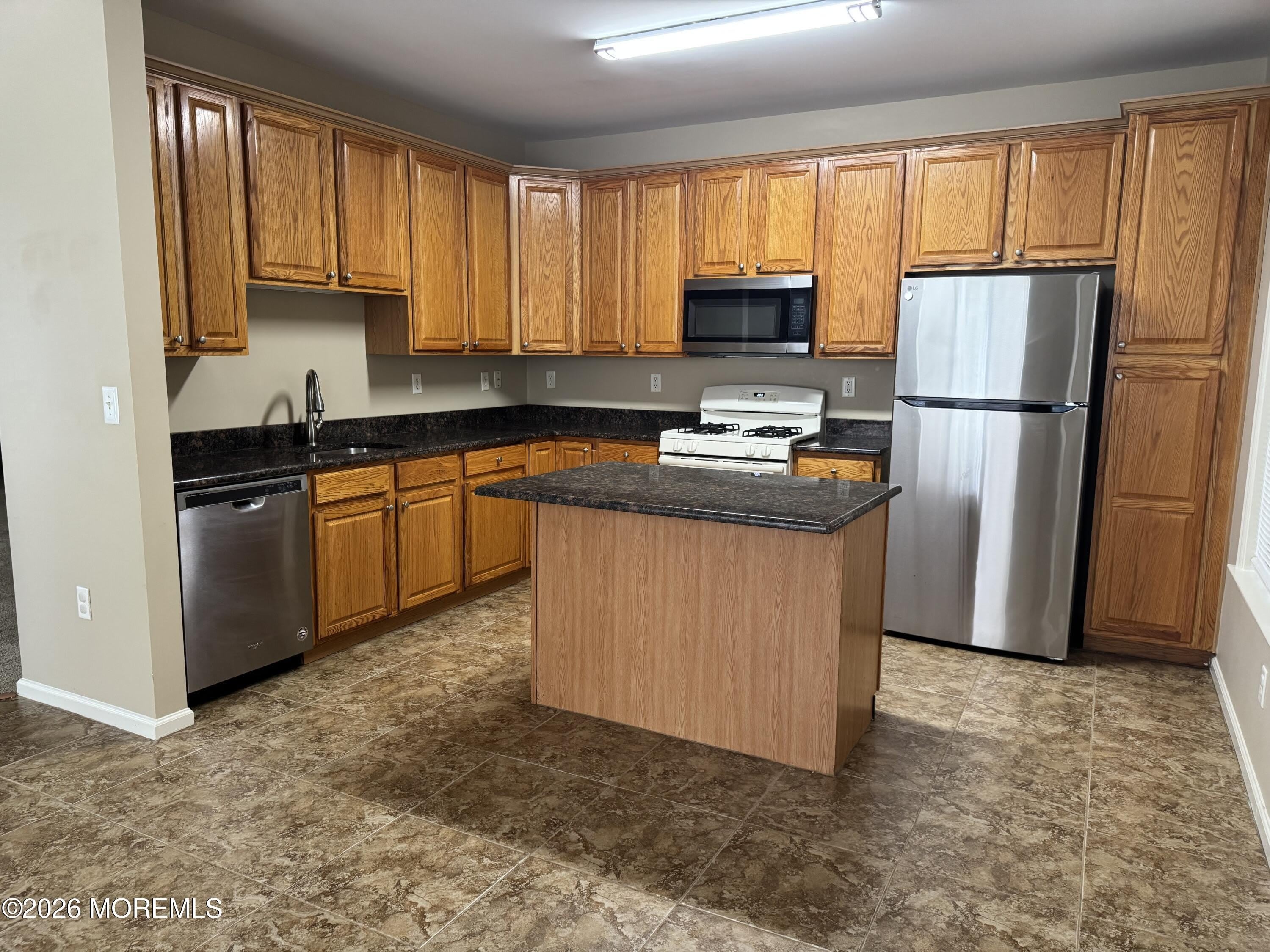 363 Saint Andrews Place – photo 3