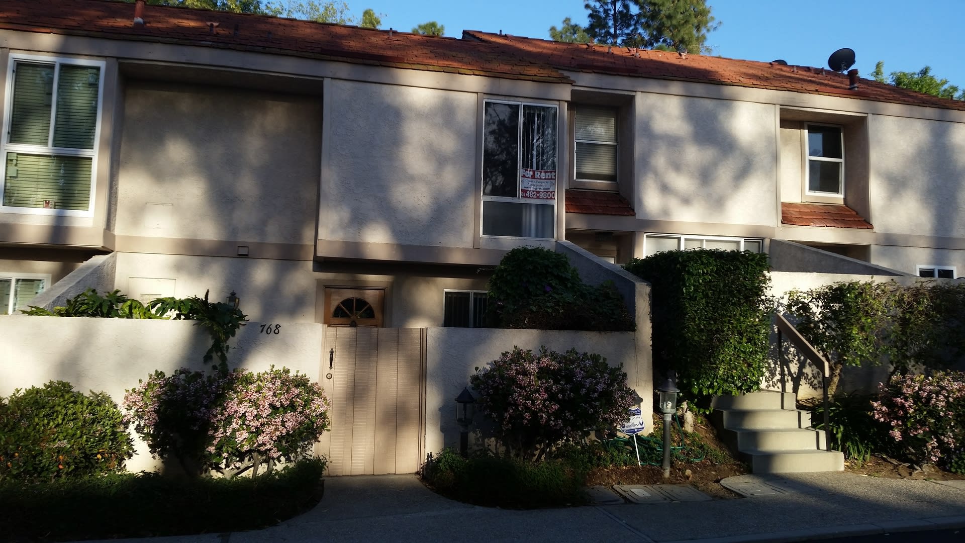 3 bedroom condo in a great location in Thousand Oaks! – photo 1