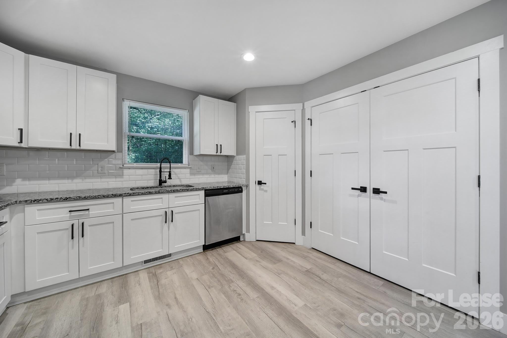 110 Carpenter Street – photo 5