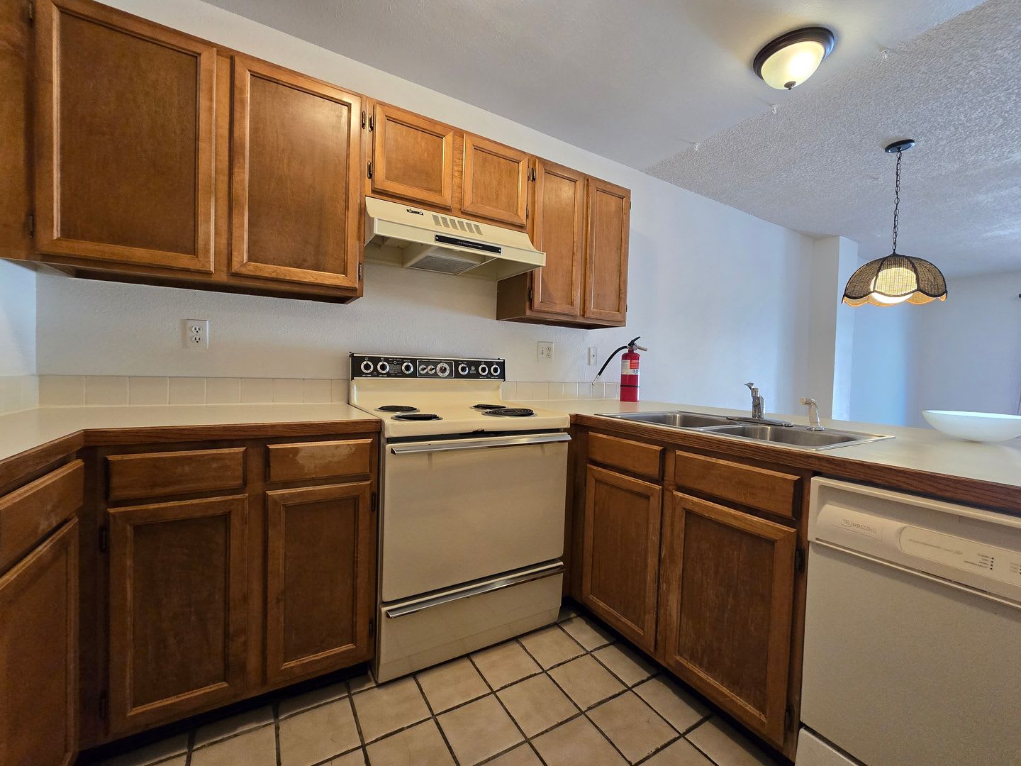 *AVAILABLE NOW* 2 Story Townhome Near Open Space in Lafayette- New carpet – photo 5
