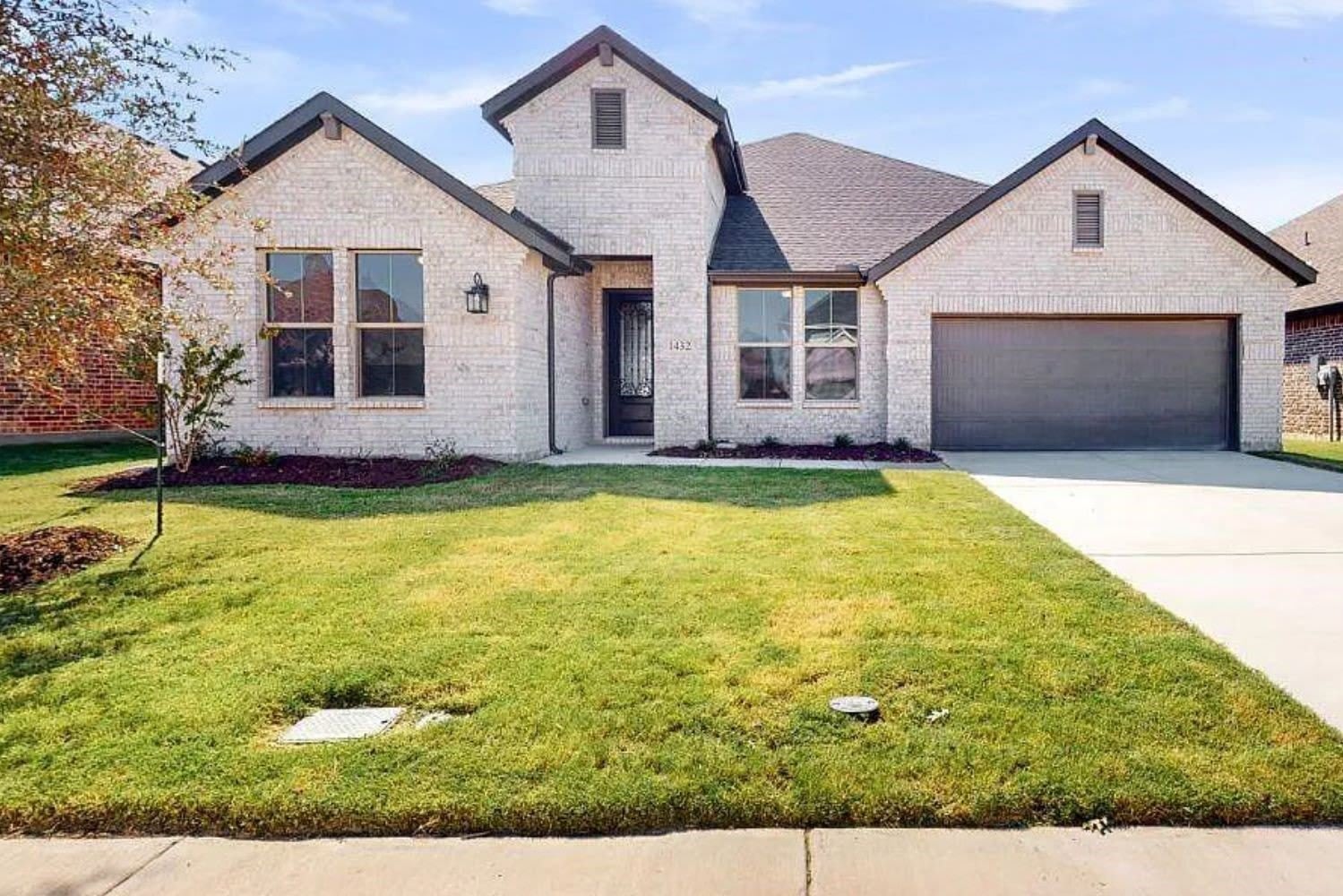 1432 Lawnview Drive – photo 1