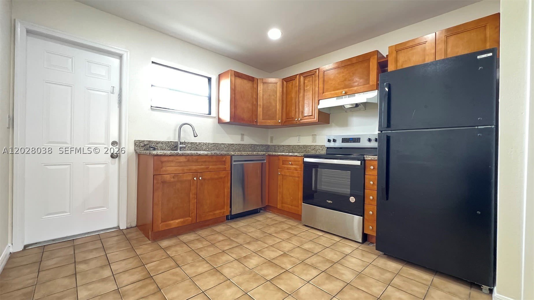 5914 Taylor St – photo 4