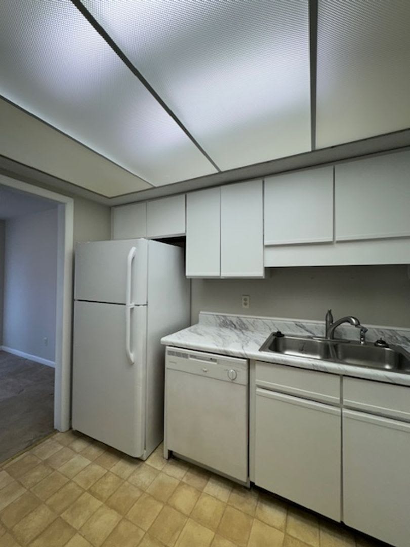 Welcome To Cary Westpark Condos Where Convenience And Charm Meet In The Heart Of Downtown Cary Limited Time One Month Free – photo 2