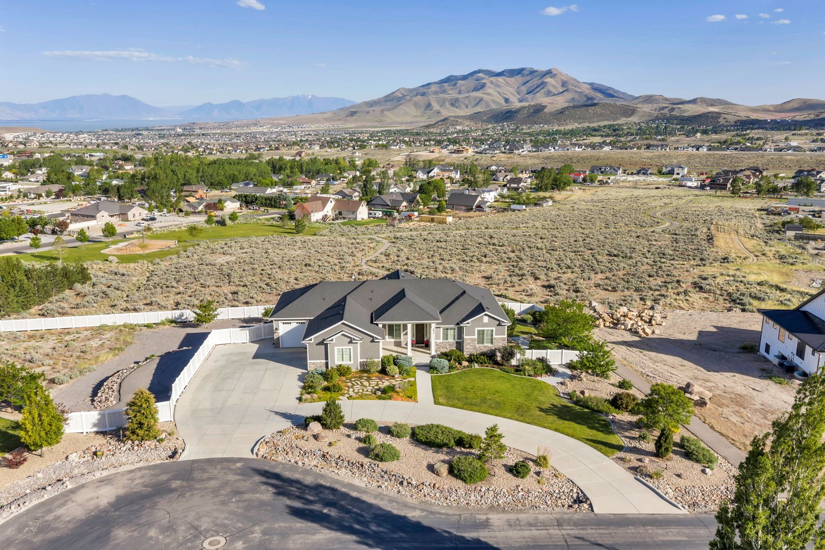 Gorgeous Eagle Mountain Home – photo 3