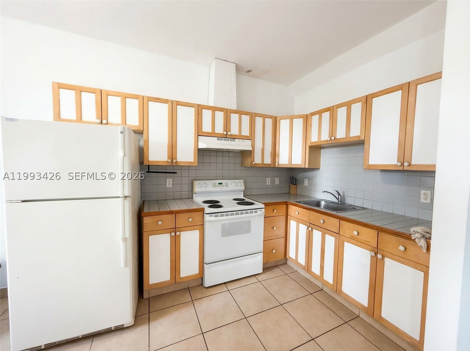 404 NE 27th St – photo 5