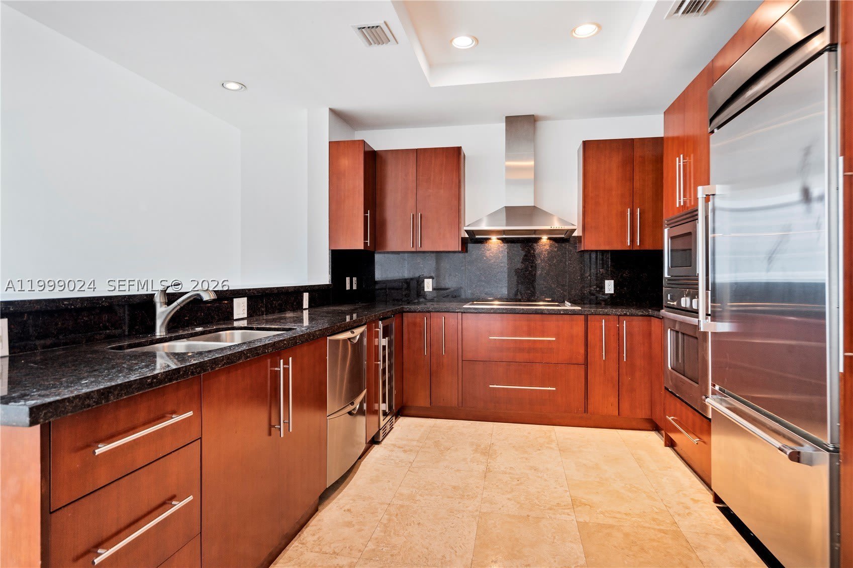 1090 Nw N River Dr – photo 4