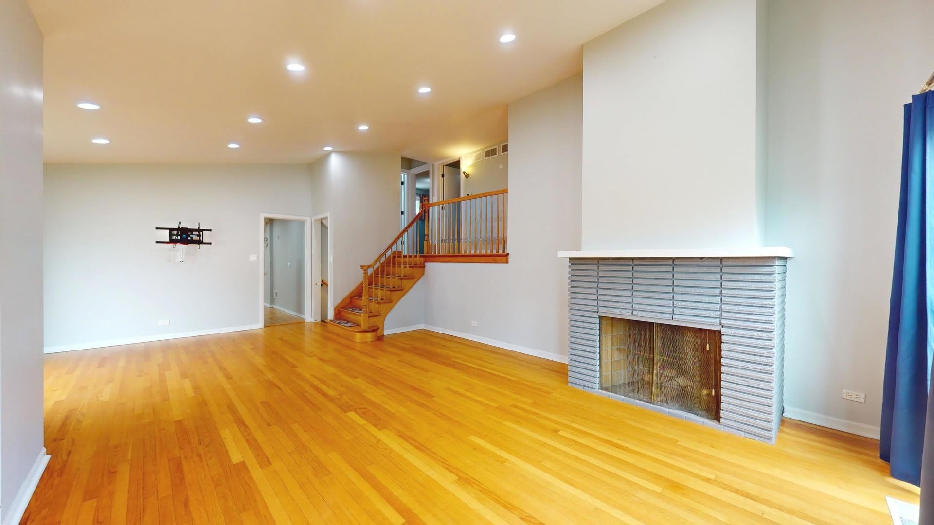 9131 Kilbourn Avenue – photo 2