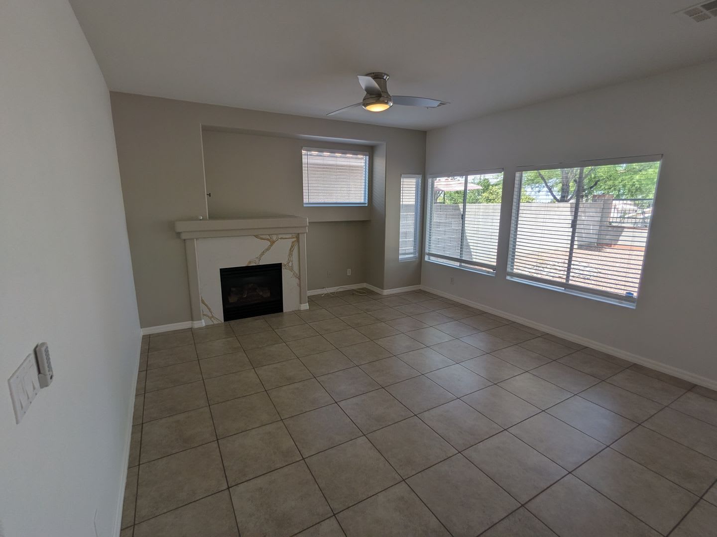 Beautiful 5 Bedroom Summerlin Home with Loft, Balcony & Mountain Views – photo 3