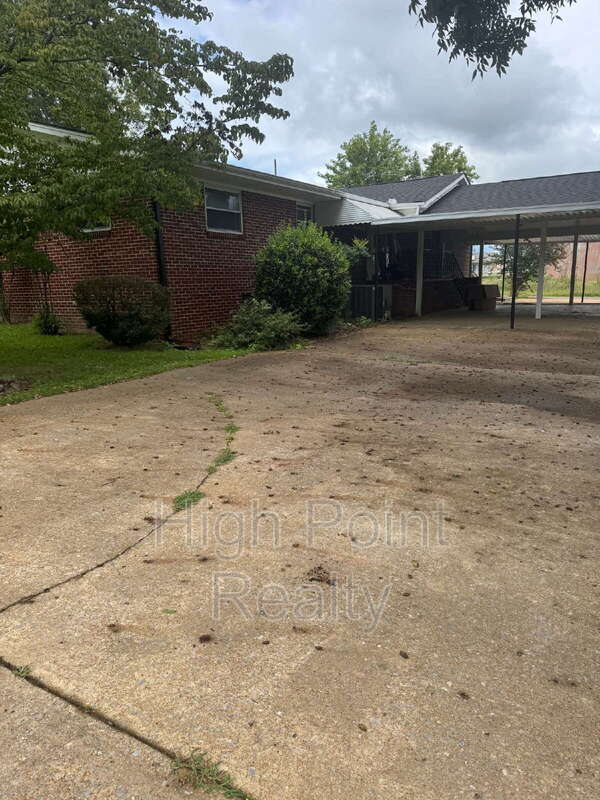 61 Rains Avenue Southeast – photo 3
