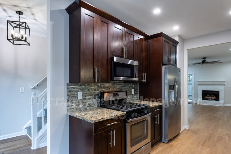 3994 Elm St – photo 2