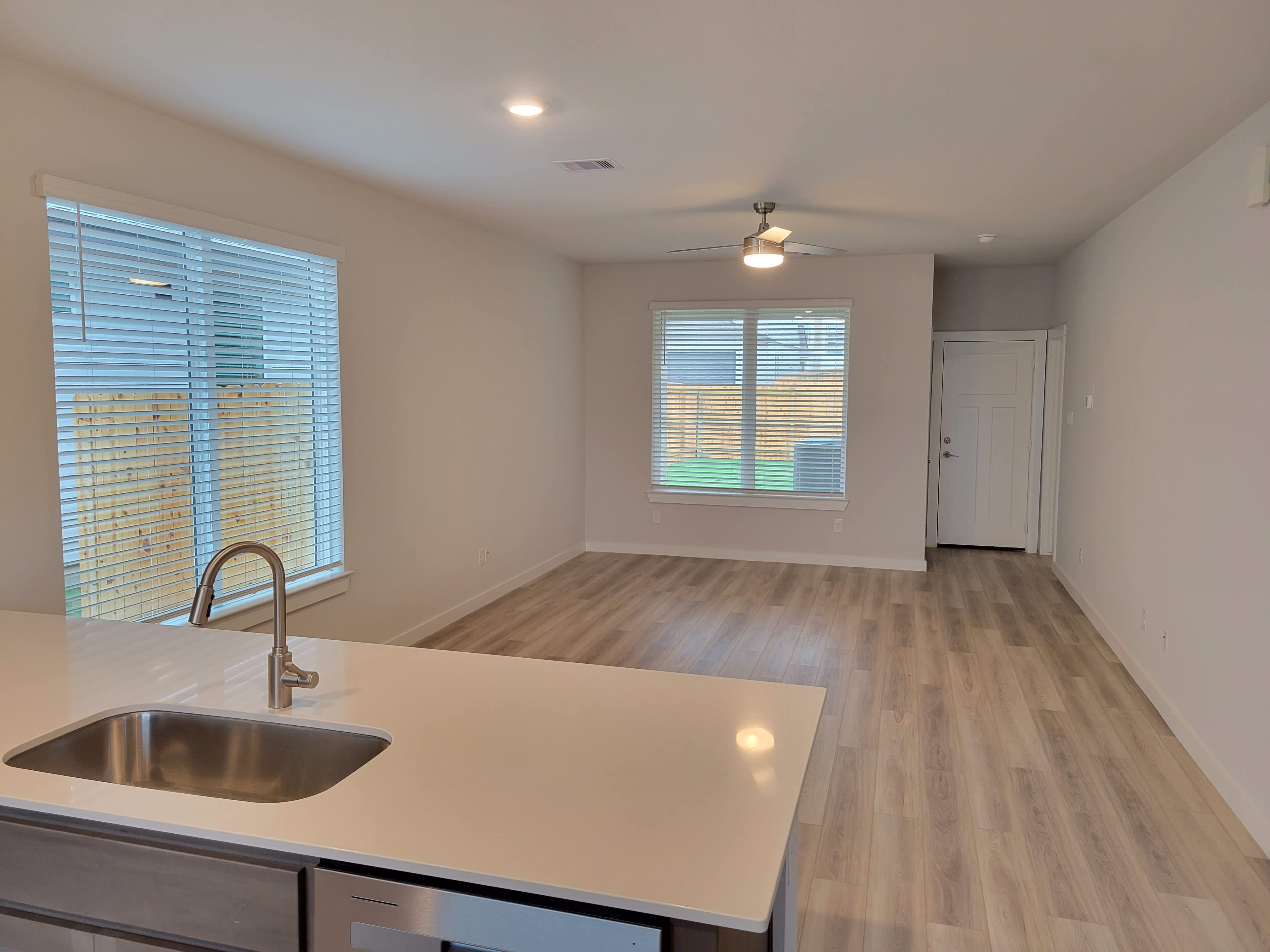 1121 Amistad Loop – photo 4