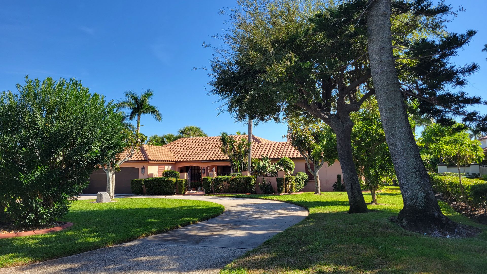 Season Short Term Large 4 3 Canal Home With Heated Pool – photo 2