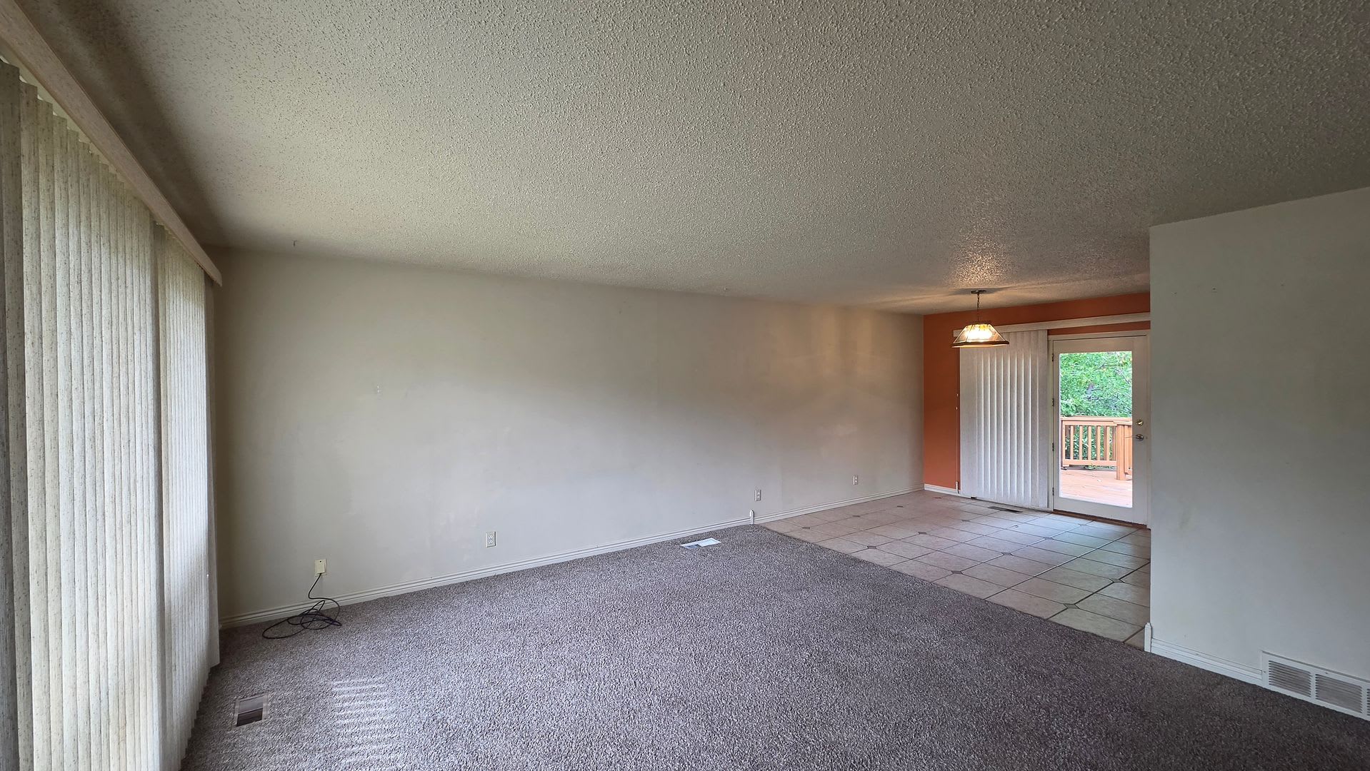 Large Four Bedroom House with Double garage and Fenced Yard – photo 3