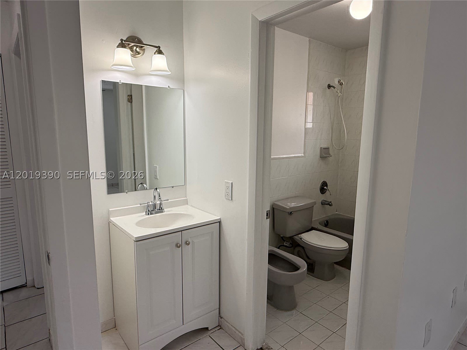 10101 W Okeechobee Rd – photo 3