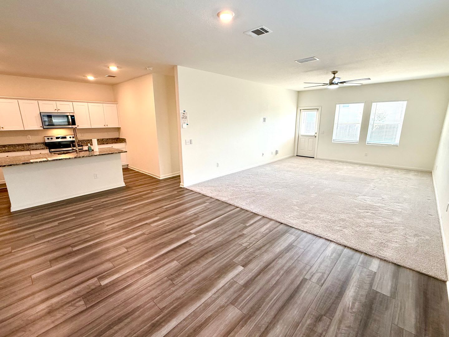 Spacious 5-Bedroom Home with Loft & Community Pool! – photo 3