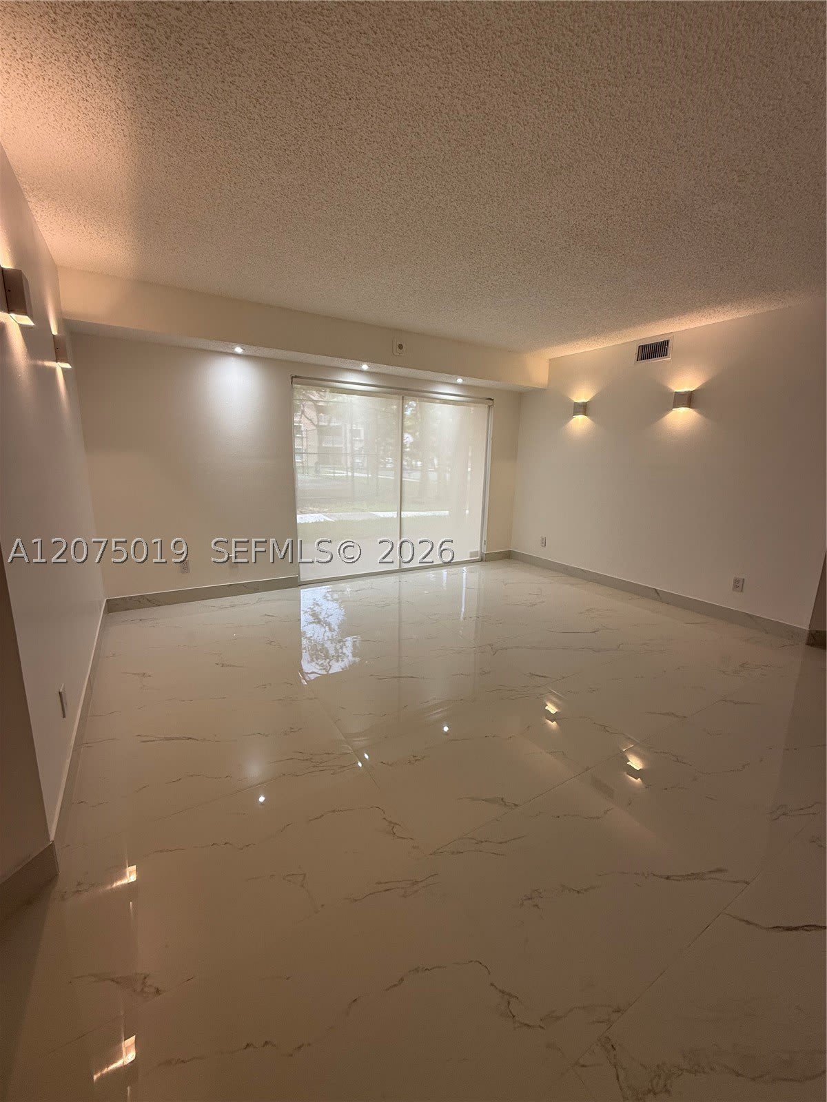 15781 SW 106th Ter – photo 4