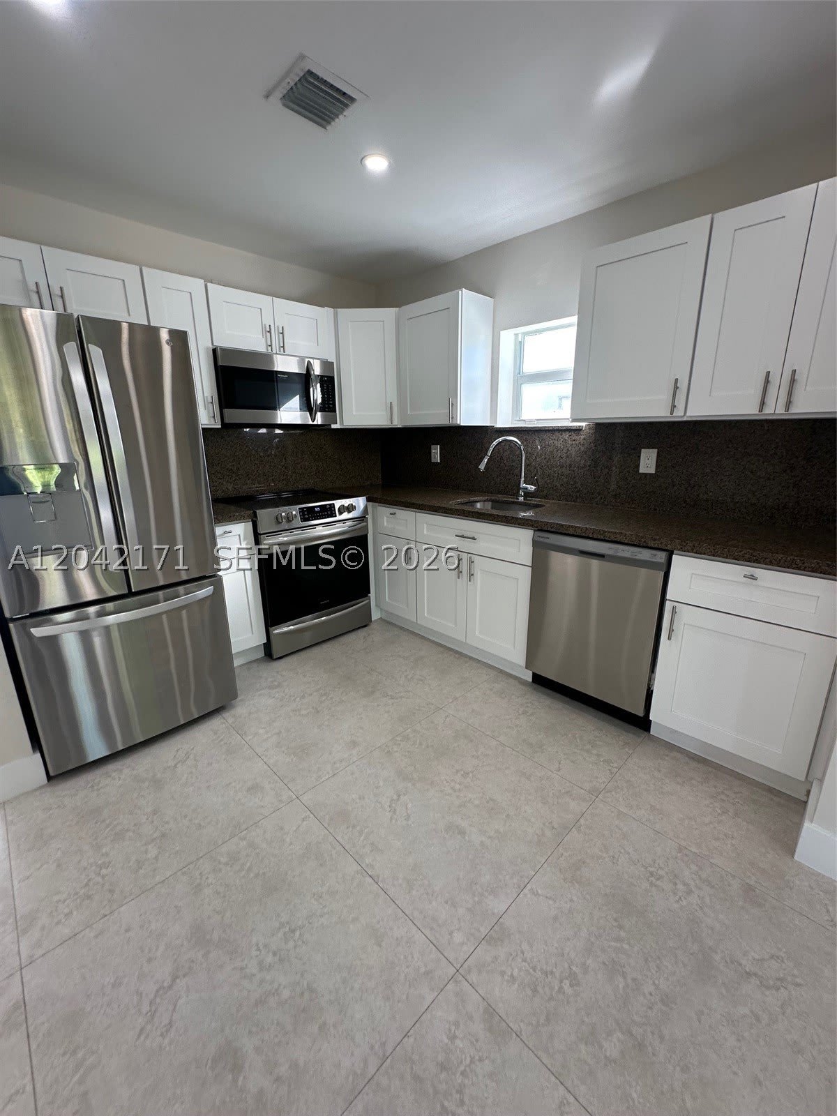 4924 SW 131st Ave – photo 5
