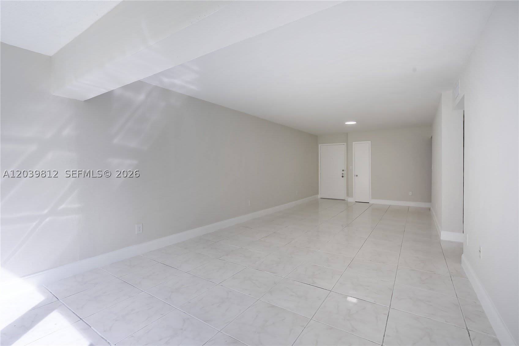 9180 Fontainebleau Blvd – photo 3