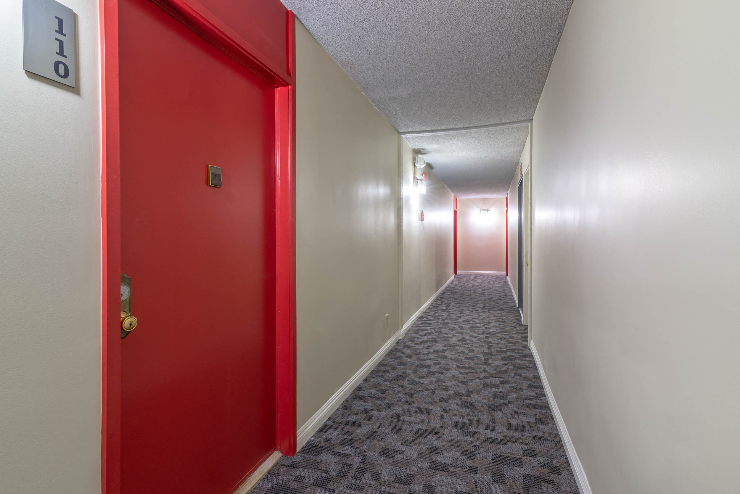Oxford West Apartments – photo 4