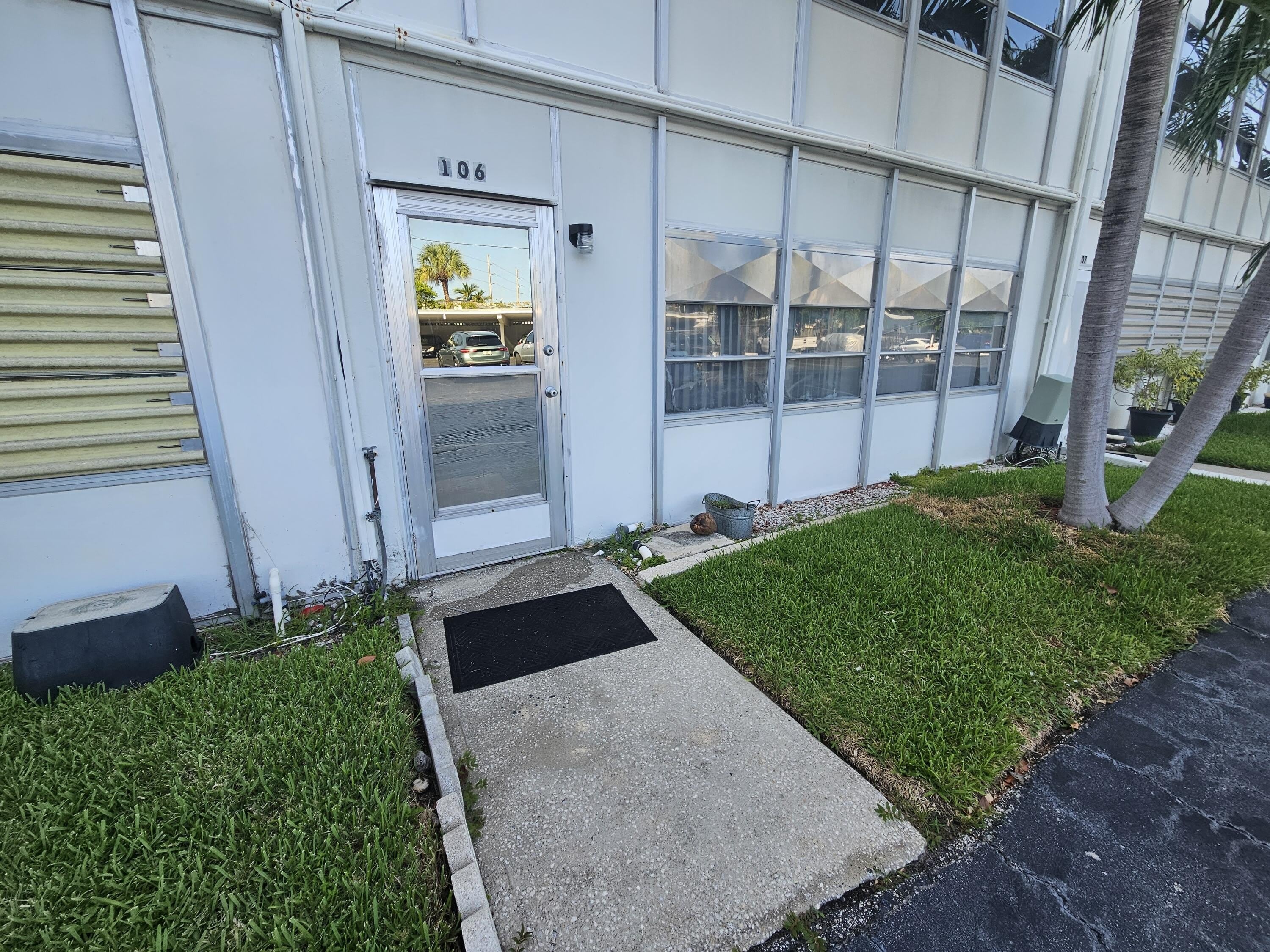 2381 Sunset Avenue – photo 1
