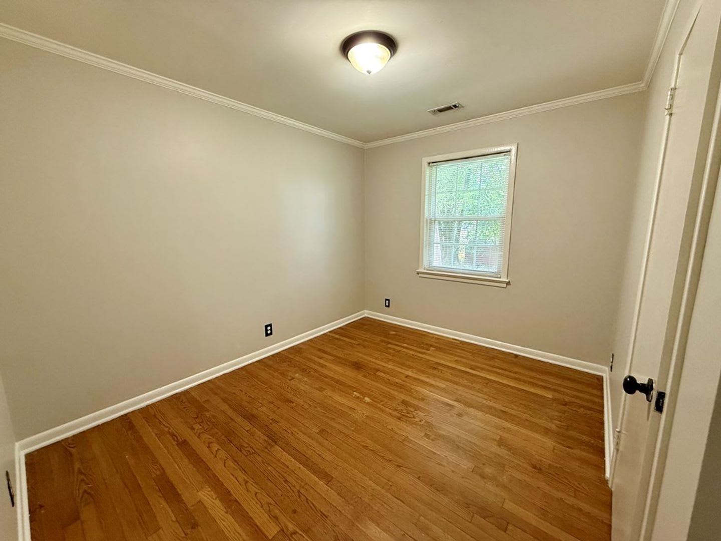 325 Homewood – photo 4