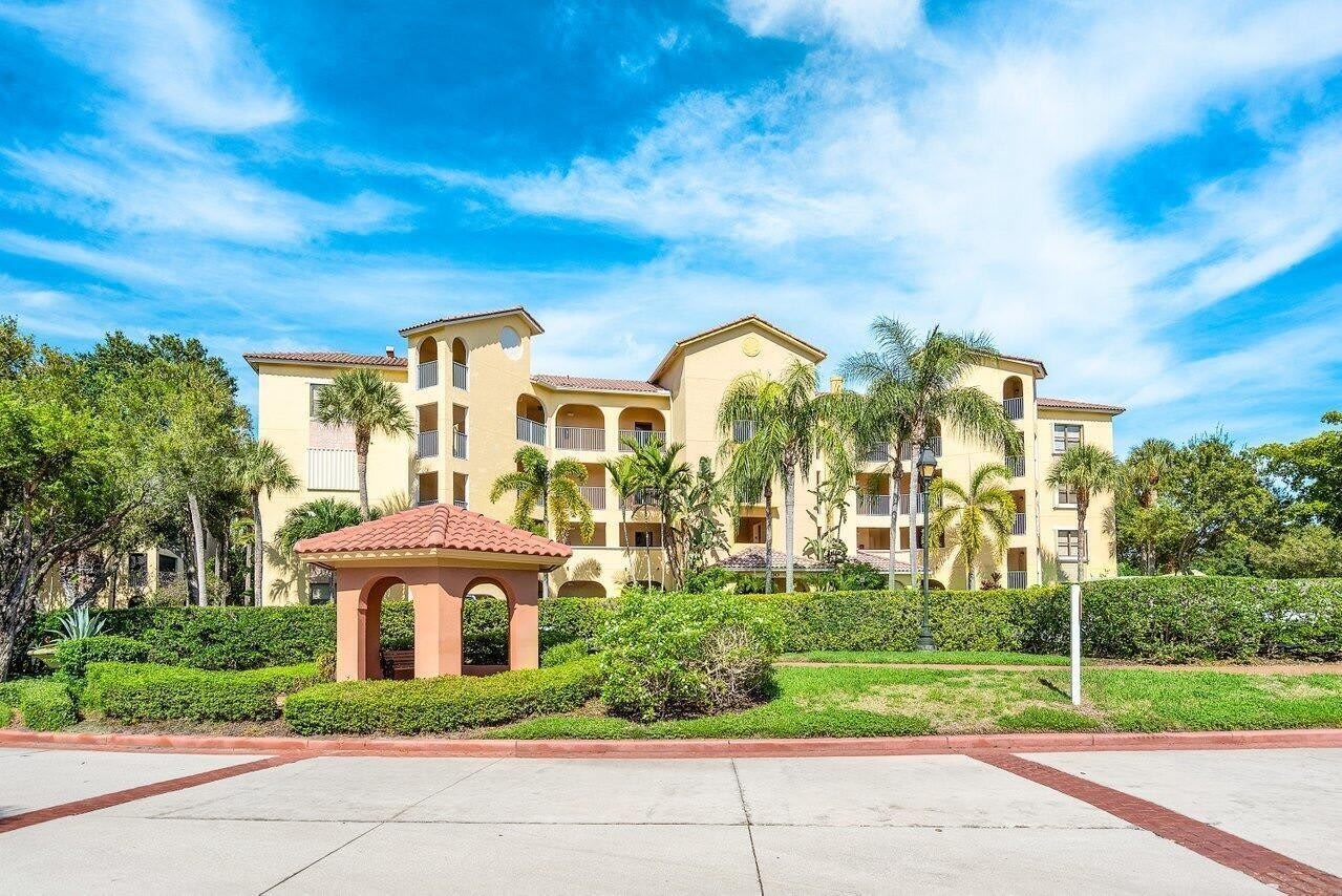 300 Uno Lago Drive – photo 5