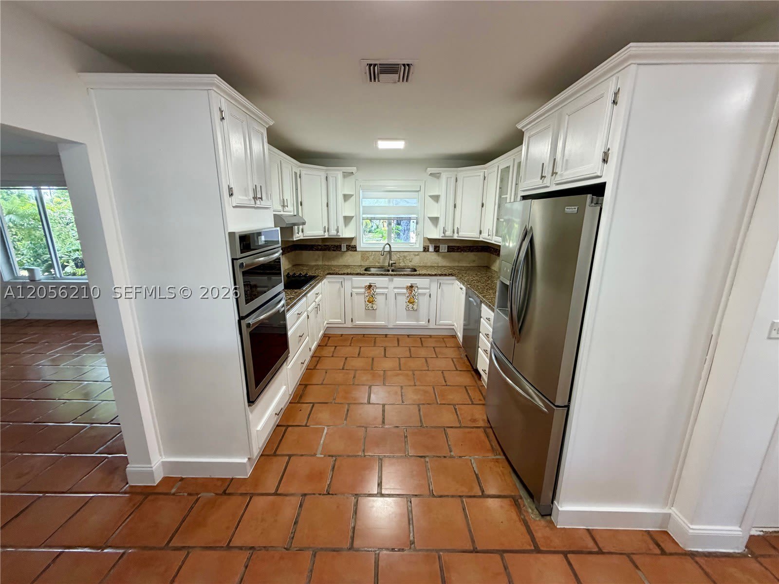 9340 Jamaica Dr – photo 3