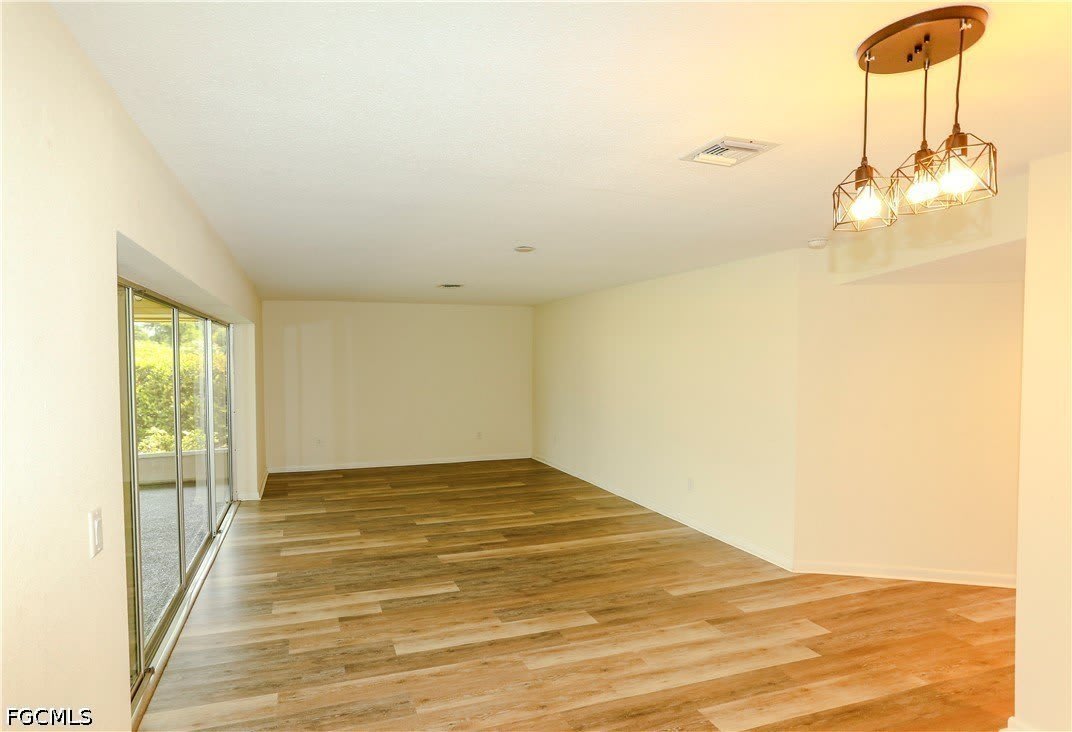 5654 Eichen Circle W – photo 2