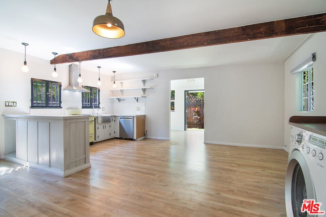 1159 S Hayworth Ave – photo 2