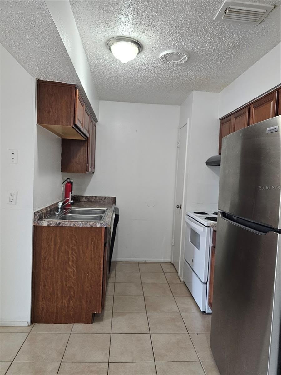 247 THORN TREE Place – photo 5