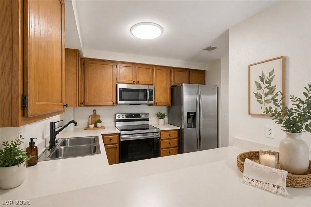 6885 Tamarus Street – photo 5