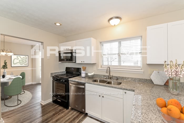 1340 Birdsong Lane – photo 4