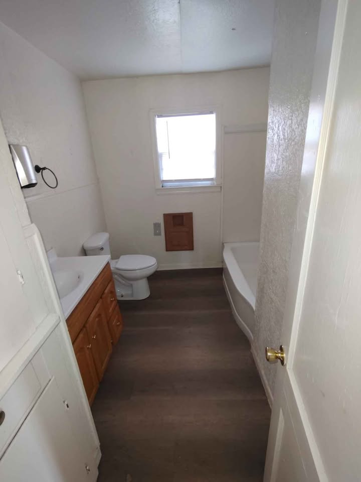 207 E. Chestnut Ave. – photo 3