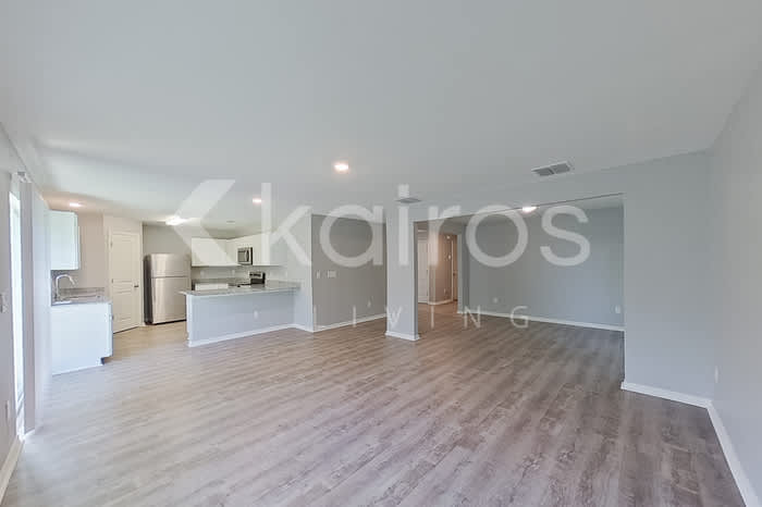 1124 Ware Avenue – photo 5