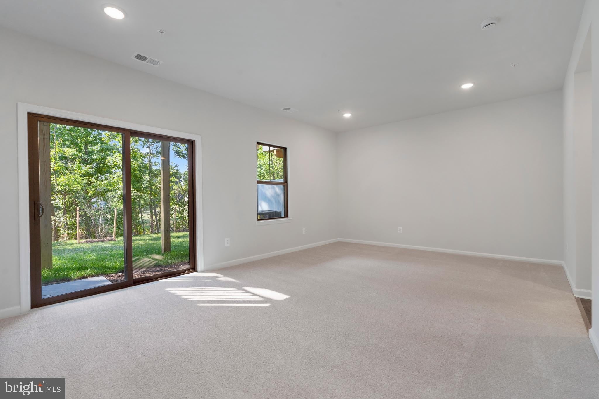 6947 GLADEBROOK RD – photo 5