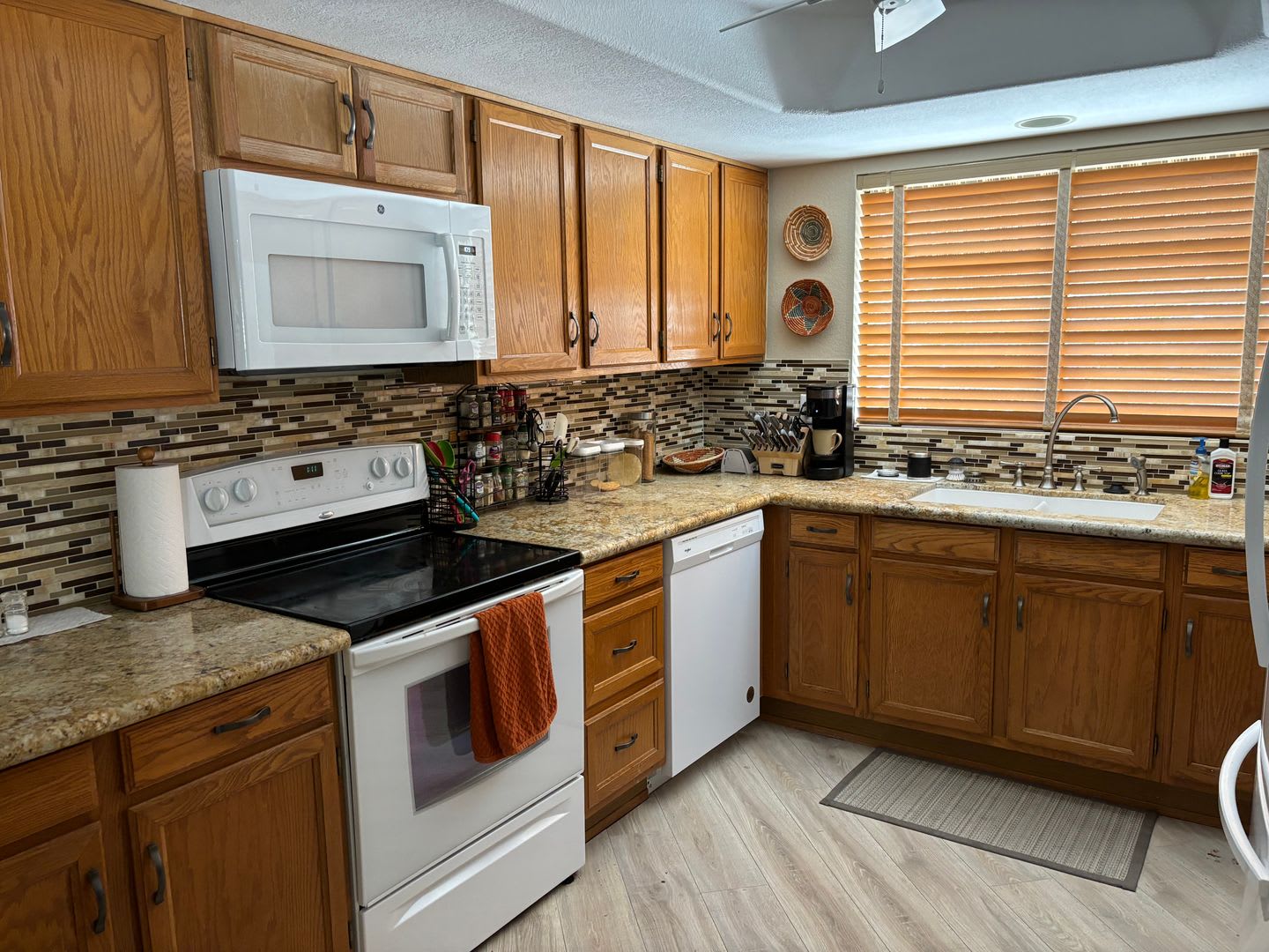 Large Inviting Home In Leisure World A 45 Active Adult Resort Community Available May Through October 13 2026 Ask About Our Summer Rates – photo 5
