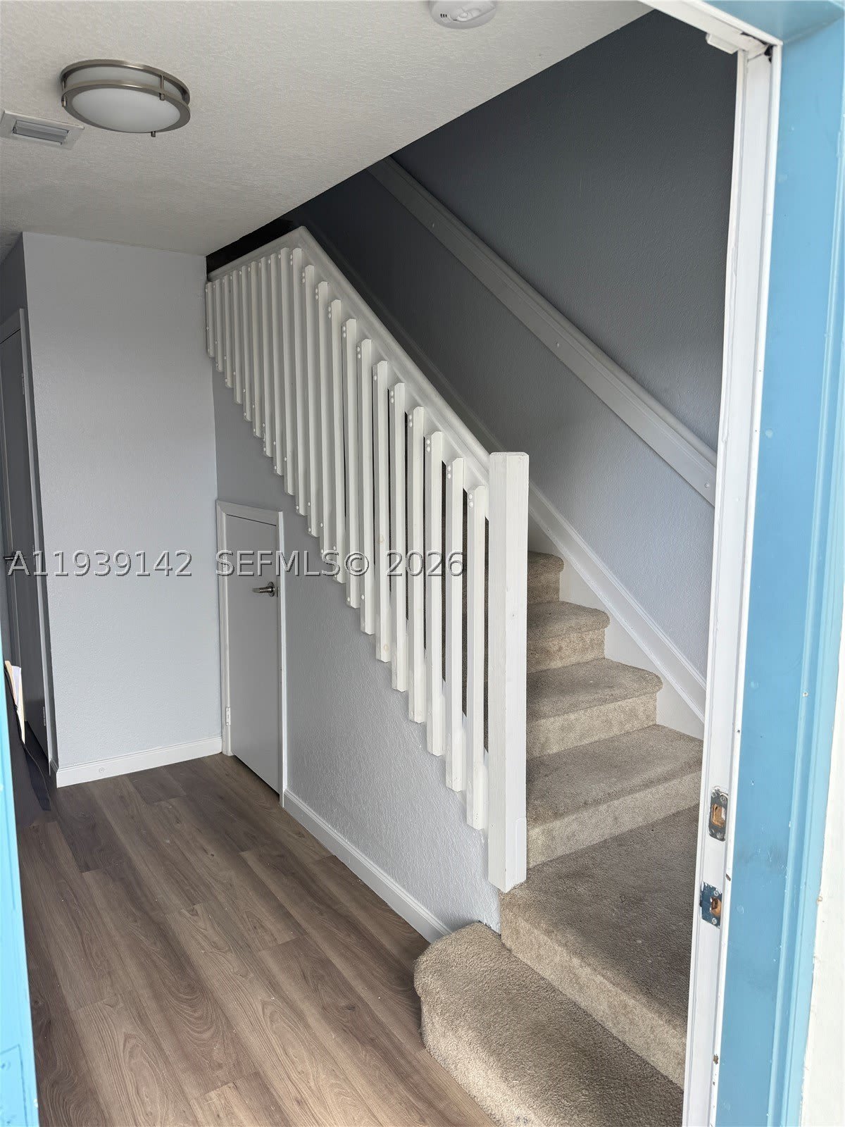 582 SW 2nd Pl – photo 3