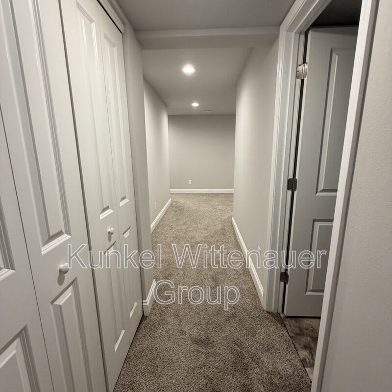 8400-E ALLIED WAY – photo 4