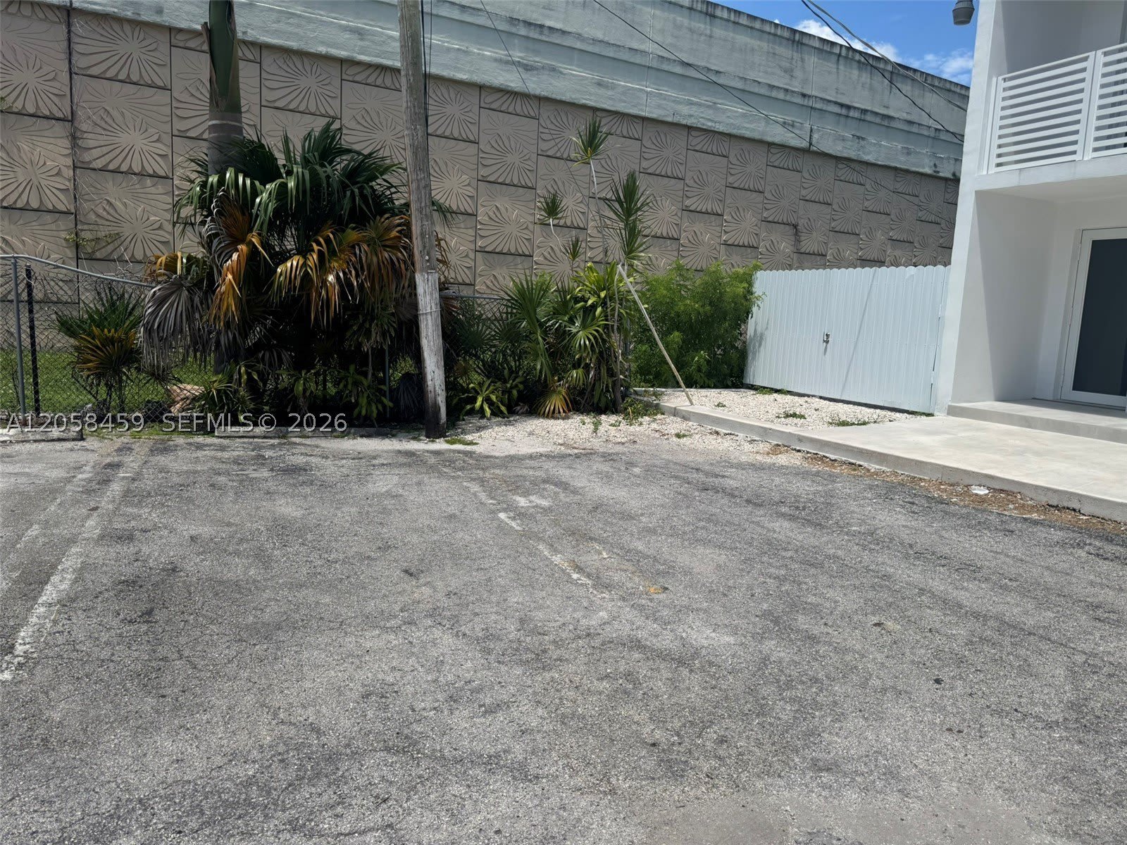 3315 NW 13th Ter – photo 2